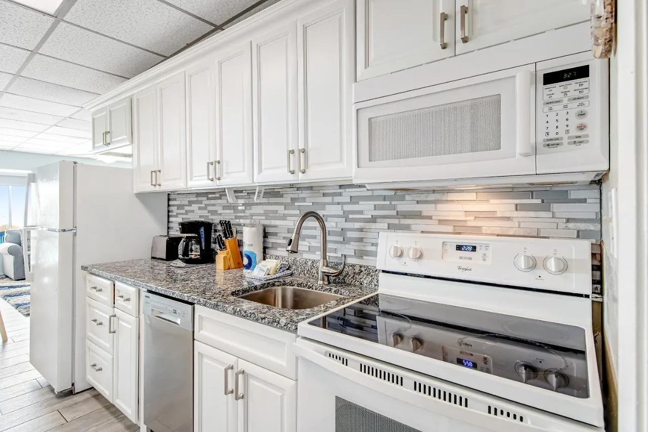 Continental Condo 118 Panama City Beach Apartment