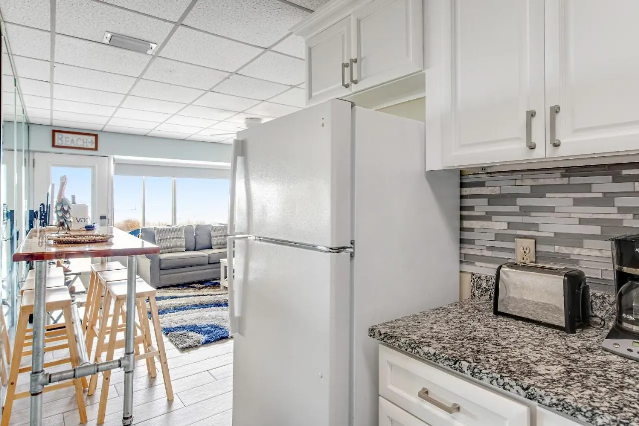 Continental Condo 118 Panama City Beach Apartment